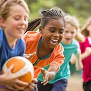Photo d'enfants jouant au ballon